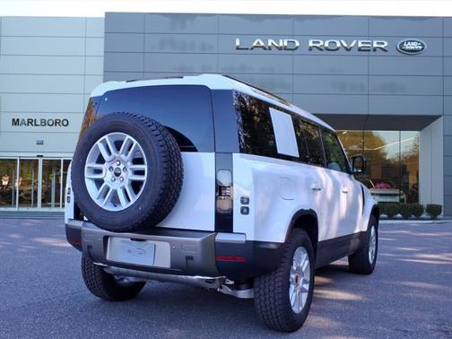 2026 Land Rover Defender 110