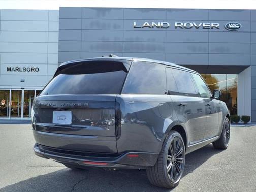 2025 Land Rover Range Rover P530 SE 7 Seat