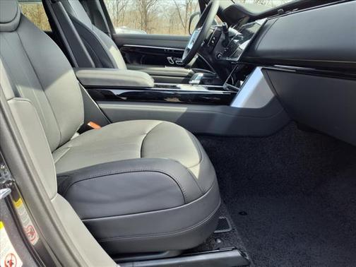 2025 Land Rover Range Rover P530 SE 7 Seat