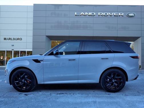 2025 Land Rover Range Rover Sport SE