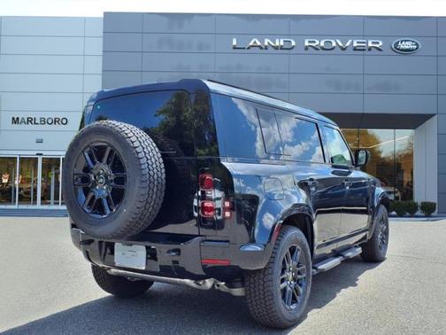 2025 Land Rover Defender 110 X-Dynamic SE