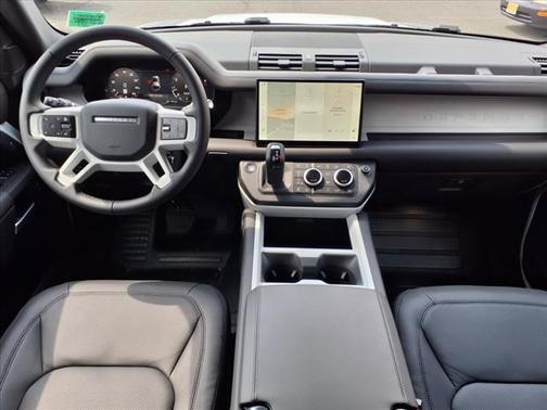 2025 Land Rover Defender 110 P300