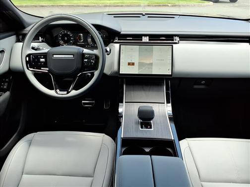 Batumi Gold Premium Metallic 2026 Land Rover Range Rover Velar P250 SE R-Dynamic