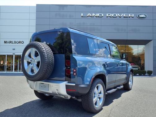 2025 Land Rover Defender 110 S
