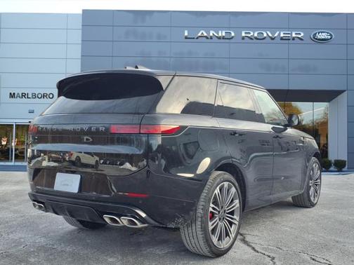 2025 Land Rover Range Rover Sport SE