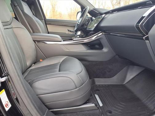2025 Land Rover Range Rover Sport SE