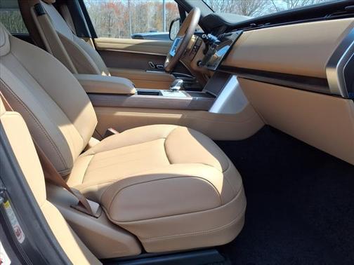 2025 Land Rover Range Rover P530 SE