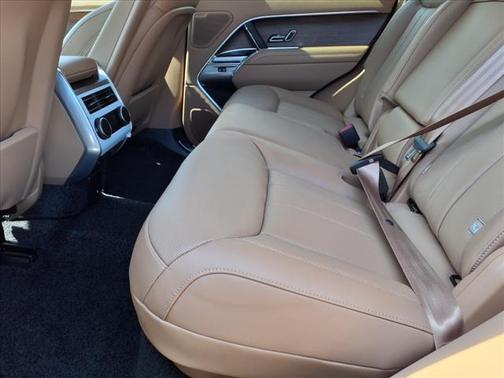 2025 Land Rover Range Rover P530 SE