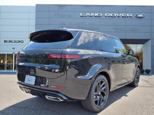 2025 Land Rover Range Rover Sport SE
