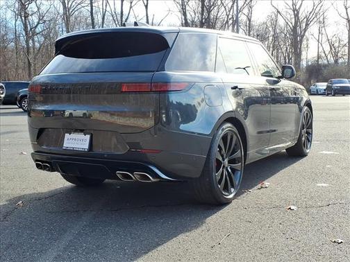 2025 Land Rover Range Rover Sport SE