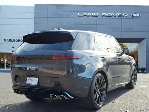 2025 Land Rover Range Rover Sport SE