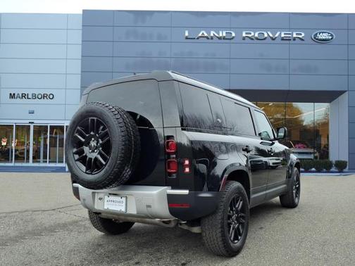 2024 Land Rover Defender 110 P400 S