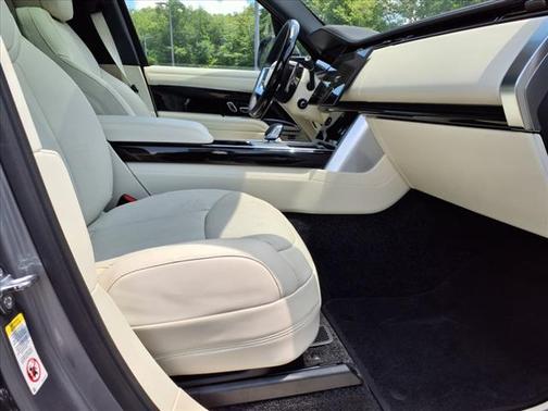 2025 Land Rover Range Rover SE LWB