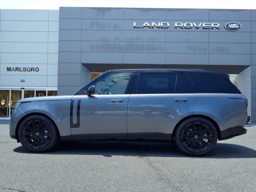 2025 Land Rover Range Rover SE LWB