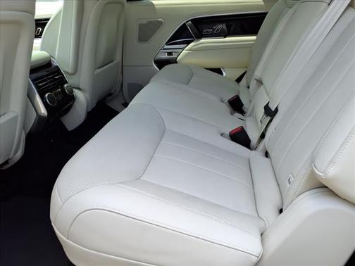 2025 Land Rover Range Rover SE LWB