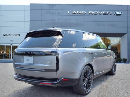2025 Land Rover Range Rover SE LWB