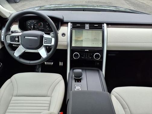 2025 Land Rover Discovery Dynamic SE