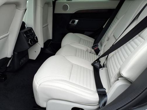 2025 Land Rover Discovery Dynamic SE