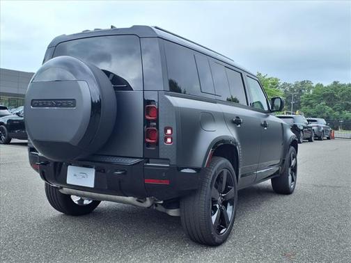 2025 Land Rover Defender 110 X-Dynamic SE