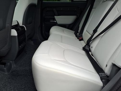 2025 Land Rover Defender 110 X-Dynamic SE