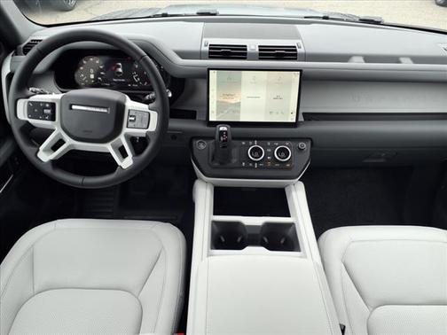 2025 Land Rover Defender 110 X-Dynamic SE