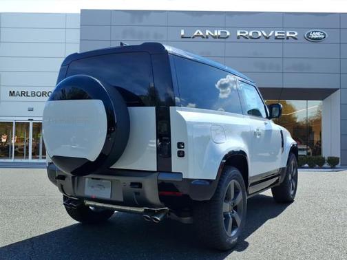 2026 Land Rover Defender V8