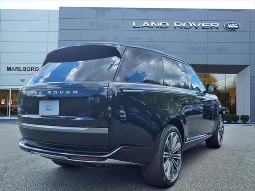 2025 Land Rover Range Rover SE