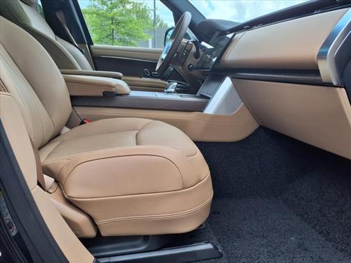2025 Land Rover Range Rover SE