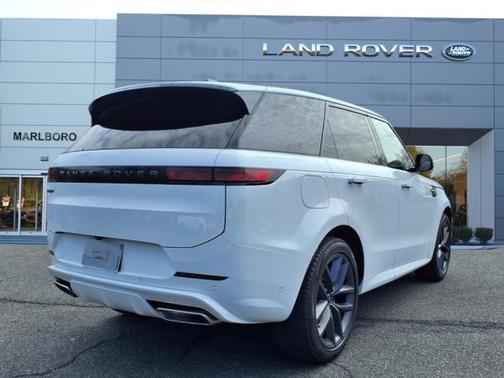 2025 Land Rover Range Rover Sport SE