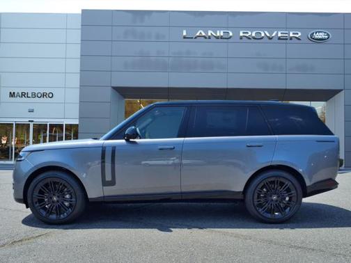 2025 Land Rover Range Rover SE LWB