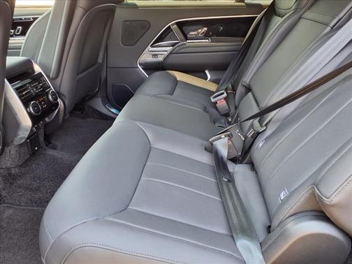 2025 Land Rover Range Rover SE LWB