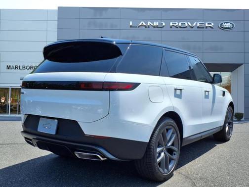 2025 Land Rover Range Rover Sport SE