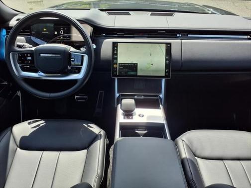 2025 Land Rover Range Rover Autobiography 7 Passenger