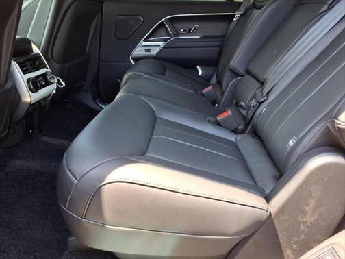 2025 Land Rover Range Rover Autobiography 7 Passenger