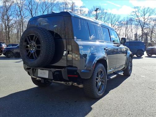 2026 Land Rover Defender X-Dynamic SE