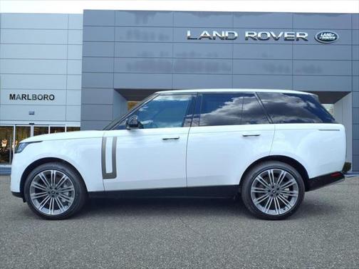 2025 Land Rover Range Rover SE