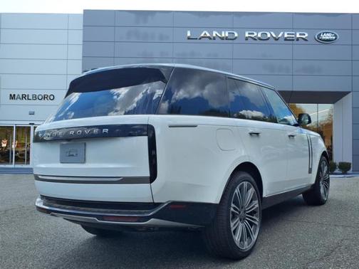 2025 Land Rover Range Rover SE