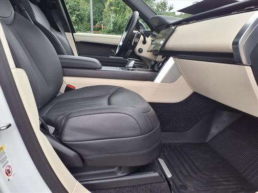 2022 Land Rover Range Rover SE LWB