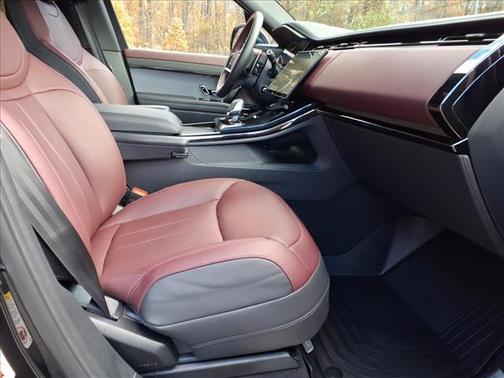 2025 Land Rover Range Rover Sport SE