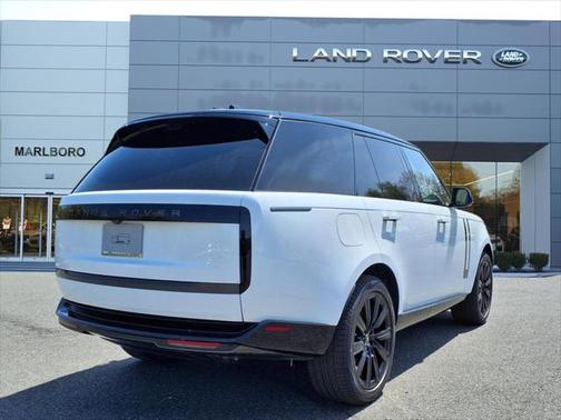 2025 Land Rover Range Rover SE