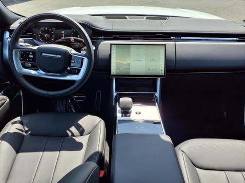 2025 Land Rover Range Rover SE