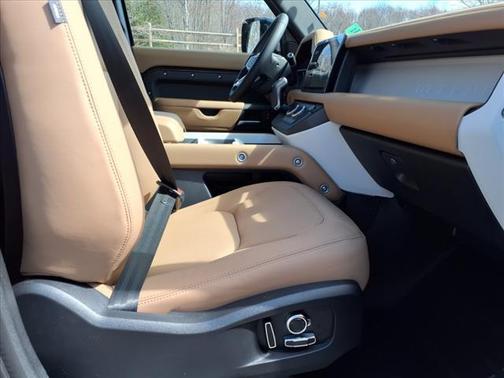 2025 Land Rover Defender 130 S