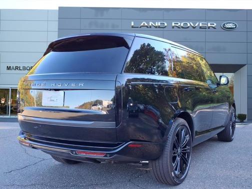 2025 Land Rover Range Rover P530 SE 7 Seat