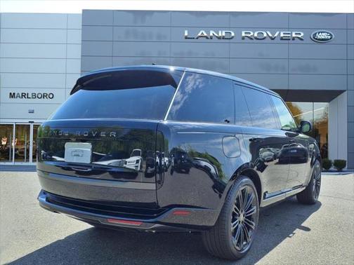 2025 Land Rover Range Rover SE LWB
