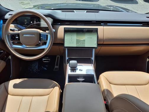 2025 Land Rover Range Rover P530 SE 7 Seat