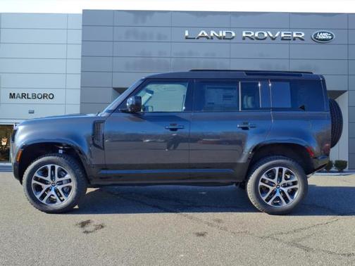 2025 Land Rover Defender 110 X-Dynamic SE