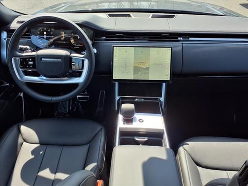 2025 Land Rover Range Rover SE