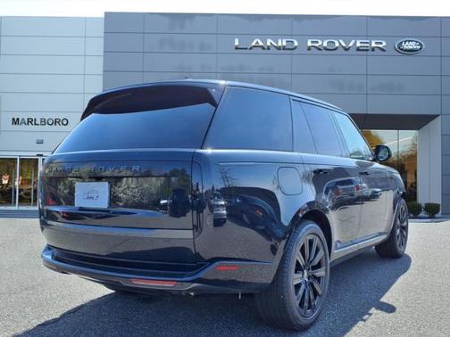 2025 Land Rover Range Rover SE