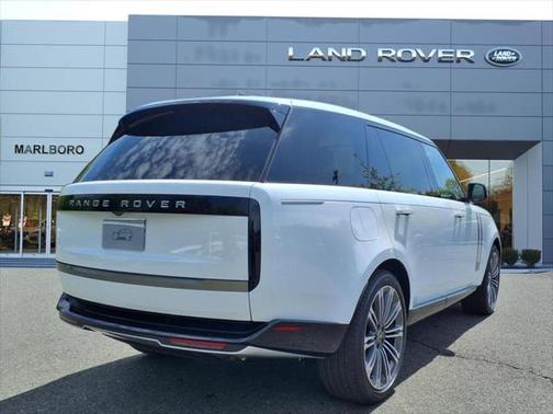2025 Land Rover Range Rover SE LWB
