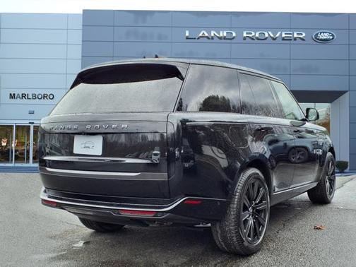 2025 Land Rover Range Rover P530 SE
